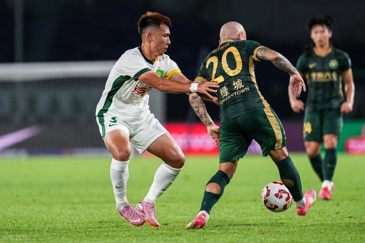 中超联赛:北京国安逆转浙江,球迷揭开真相,扒出小细节