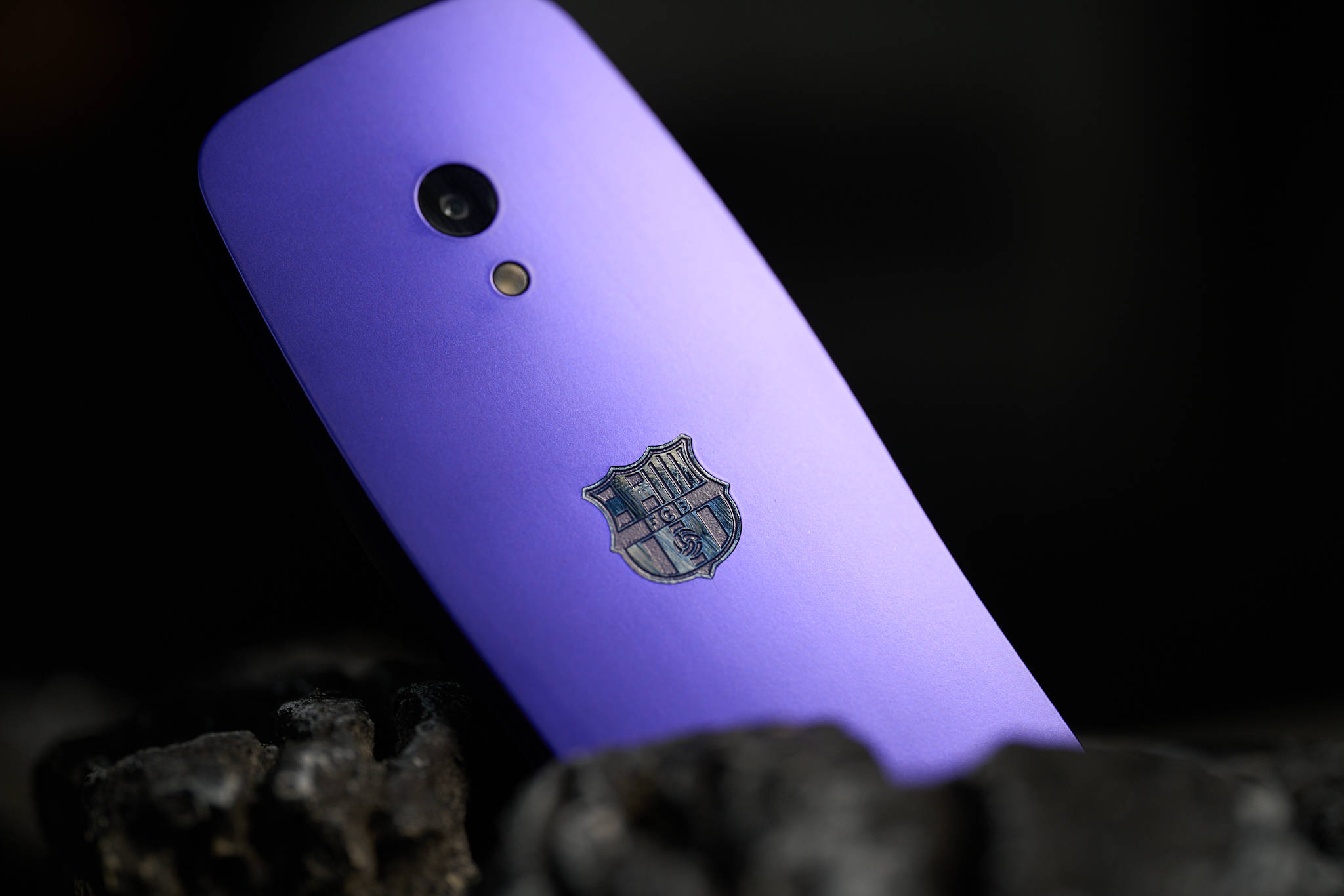 HMD3210巴塞罗那定制版上手:功能机都带 AI 助手了?