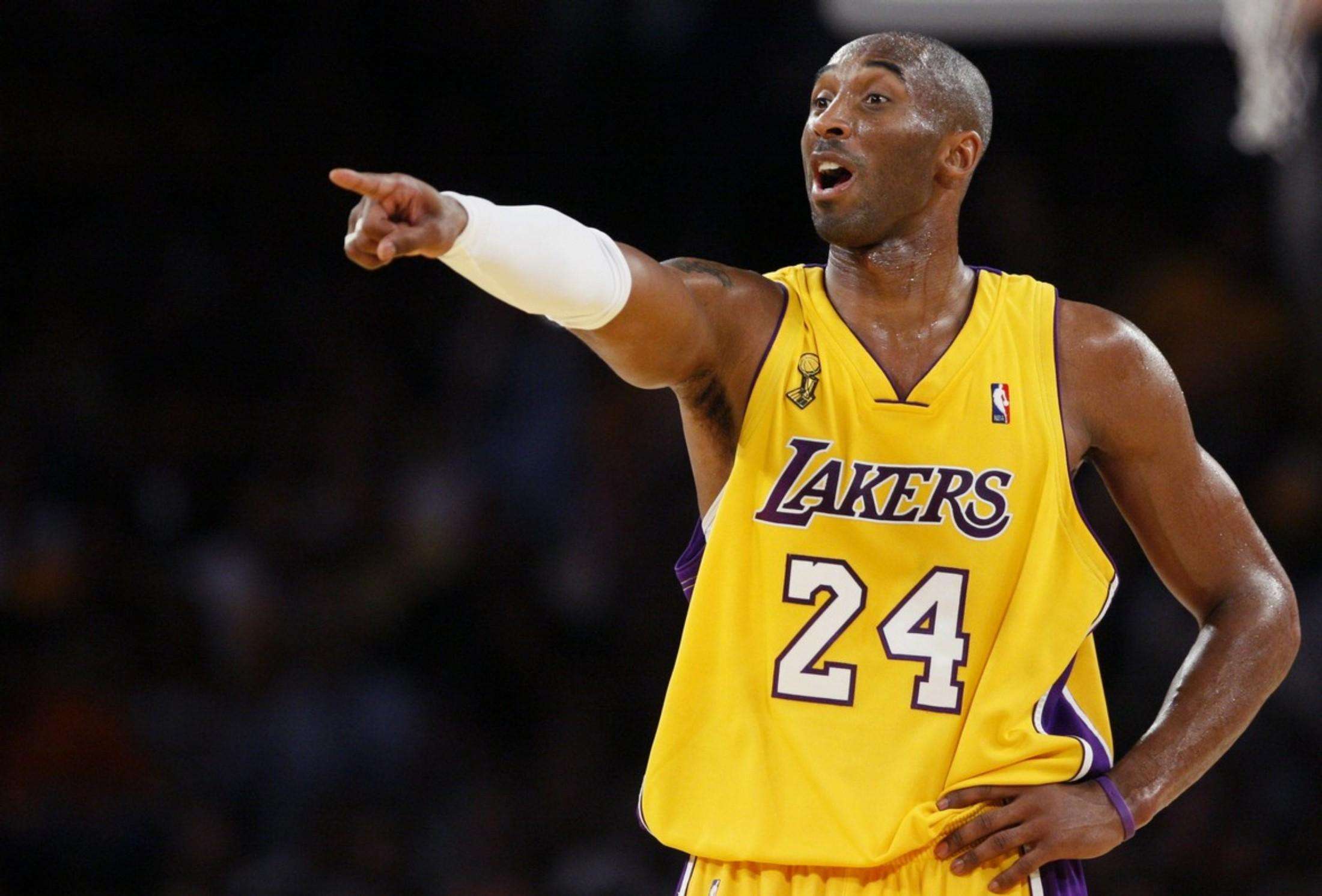 曼巴精神越来越抽象！旧将称科比不扶起对手，才算曼巴精神！