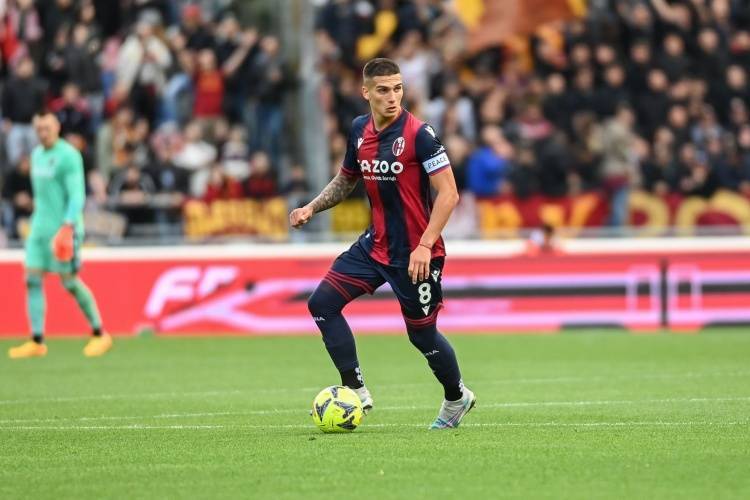 迪马济奥：羅(luó)马努力引进多明戈(gē)斯(sī)，继续与博洛尼亚、球員(yuán)团队接触