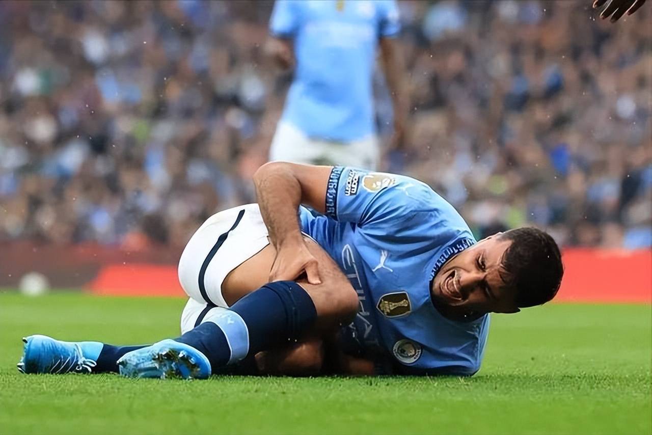 曼城主场0-2输球!瓜迪奥拉无计可施,曼城王朝彻底落幕?
