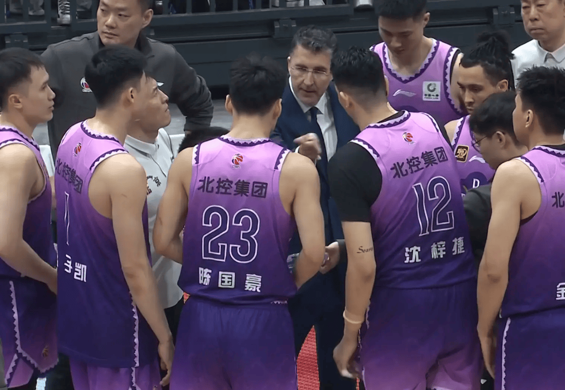 CBA休赛期最搞笑的球队！撺掇一夏0收获，盘点其今夏10大迷之操作