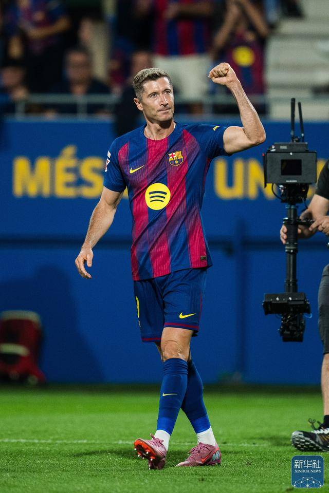 足球|西甲:巴塞罗那胜巴伦西亚