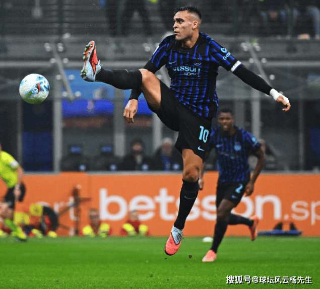 意甲爆冷!国际米兰4比1克雷雷莫纳,博尼一球三助荣膺最佳球员