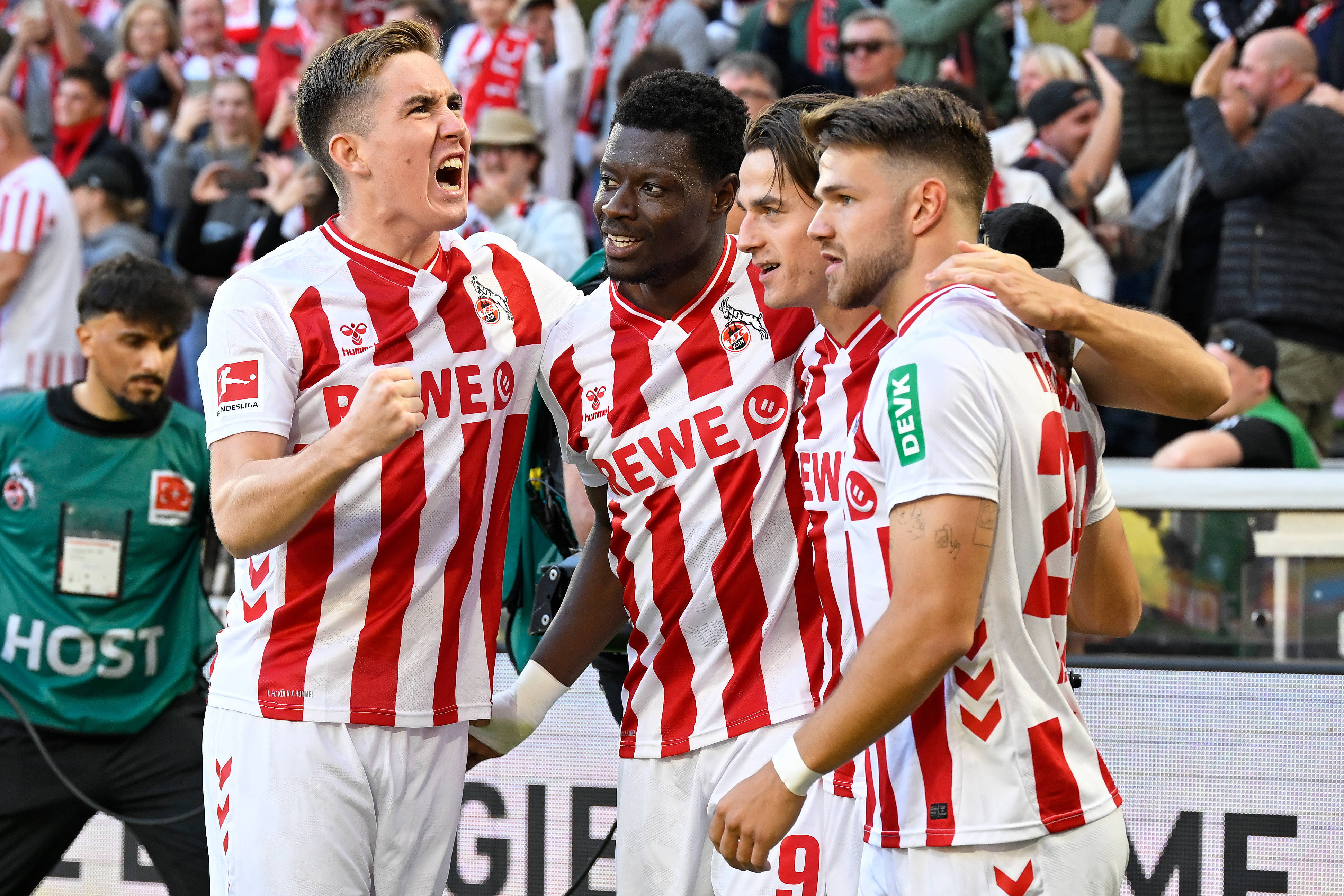 (体育)足球——德甲:斯图加特胜科隆