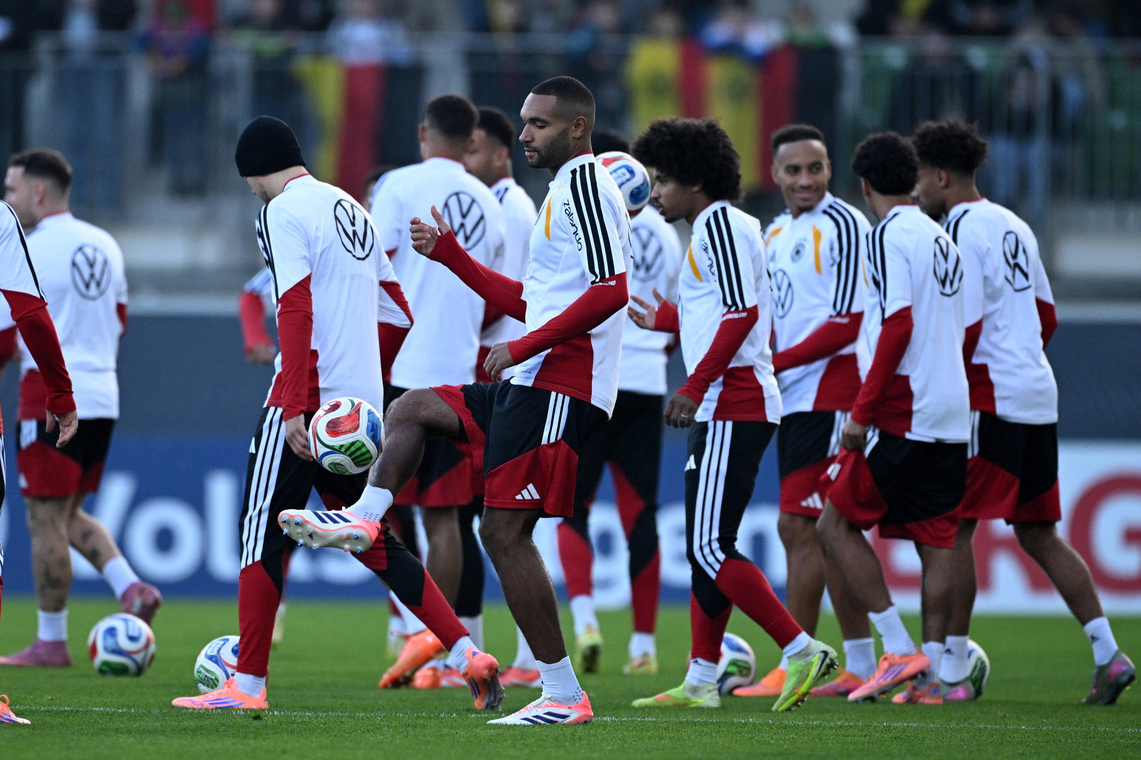 (外代二线)足球——世预赛:德国队赛前备战