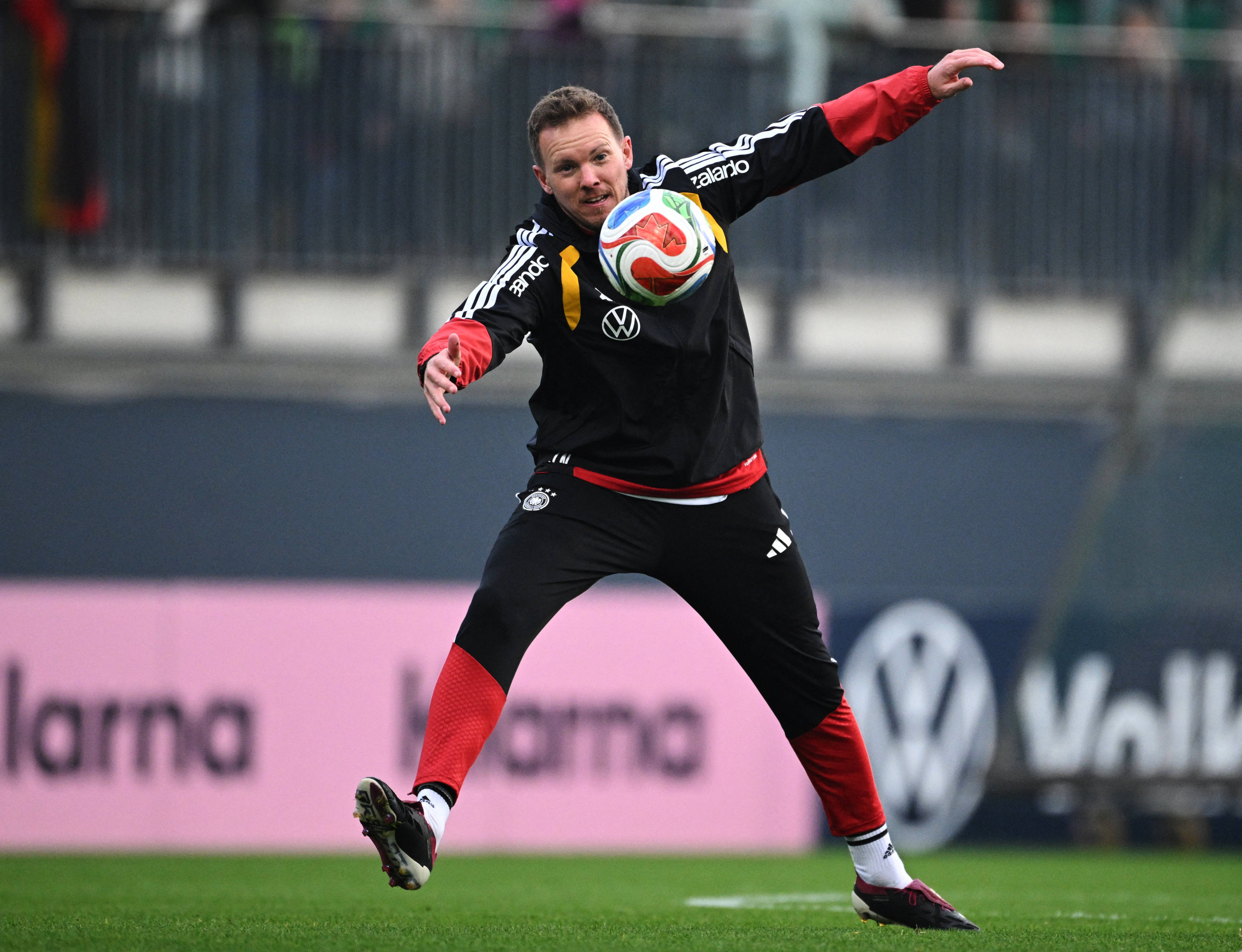 (外代二线)足球——世预赛:德国队赛前备战