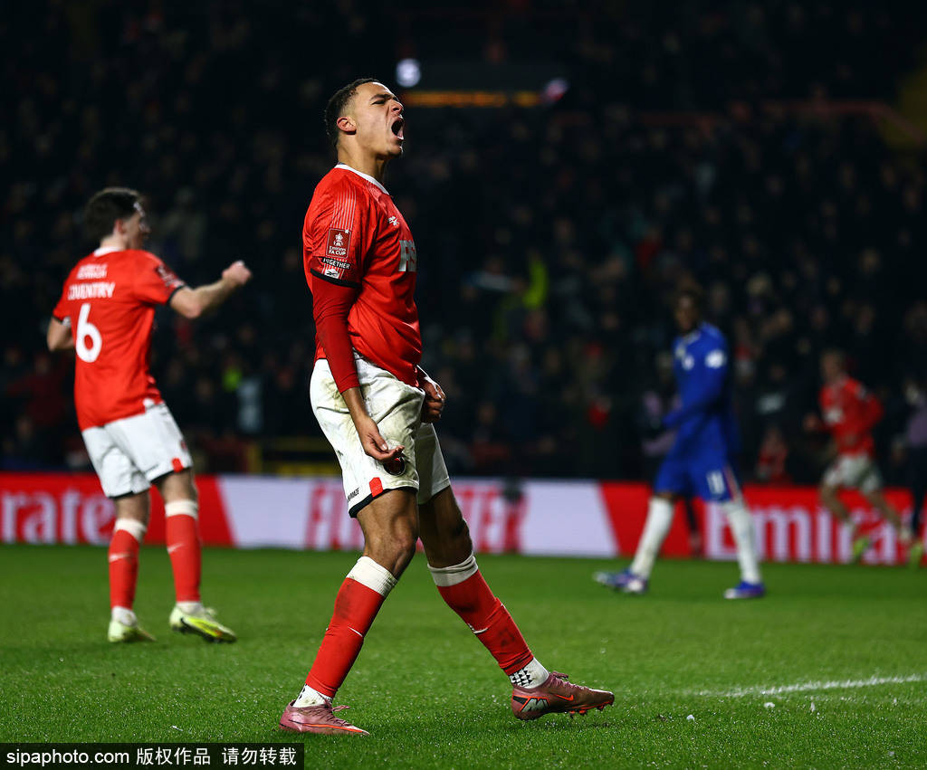足总杯-内托破门恩佐点射建功 切尔西5-1查尔顿晋级32强
