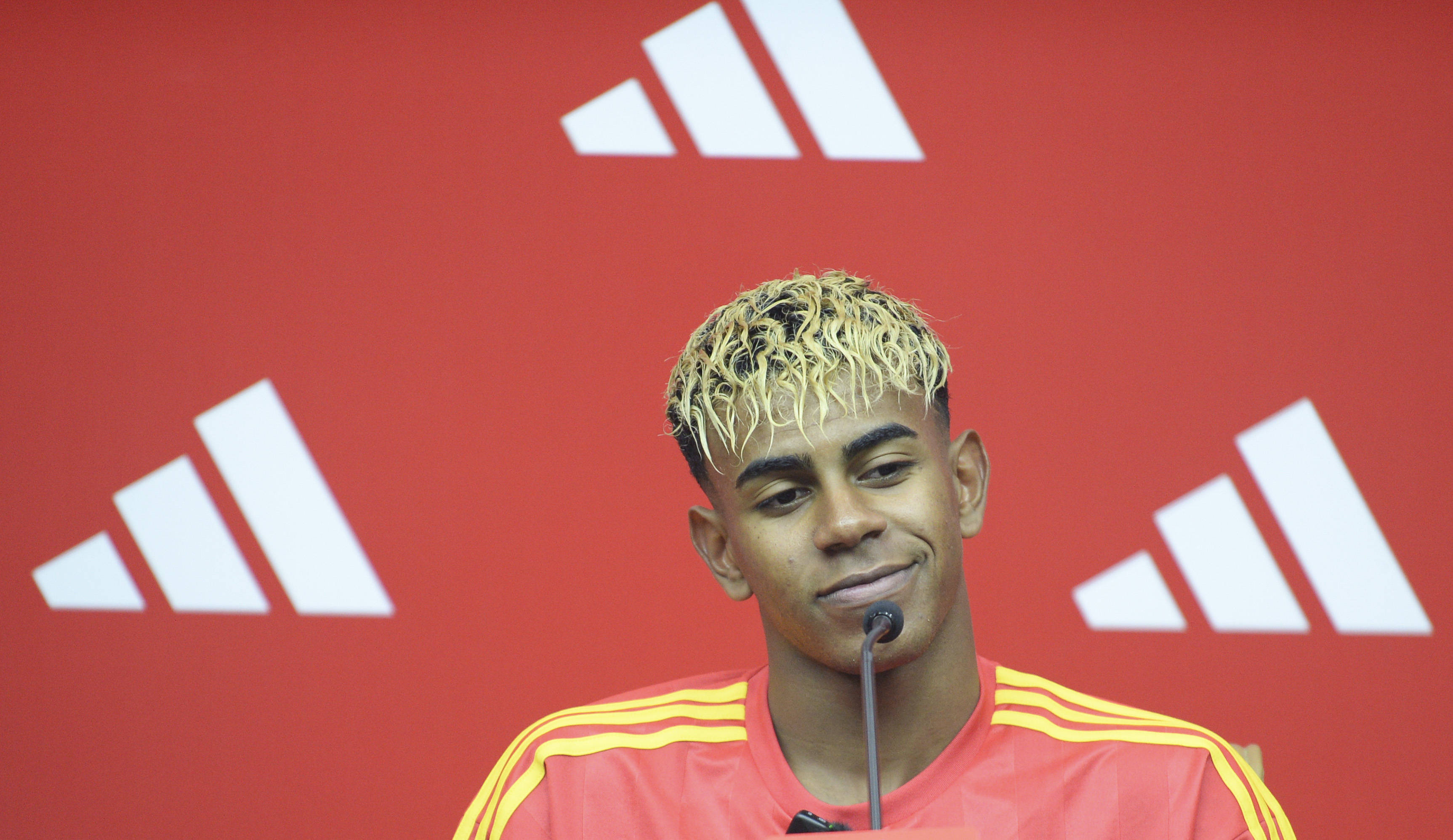 西班牙队取消征召亚马尔 巴萨“先斩后奏”惹争议